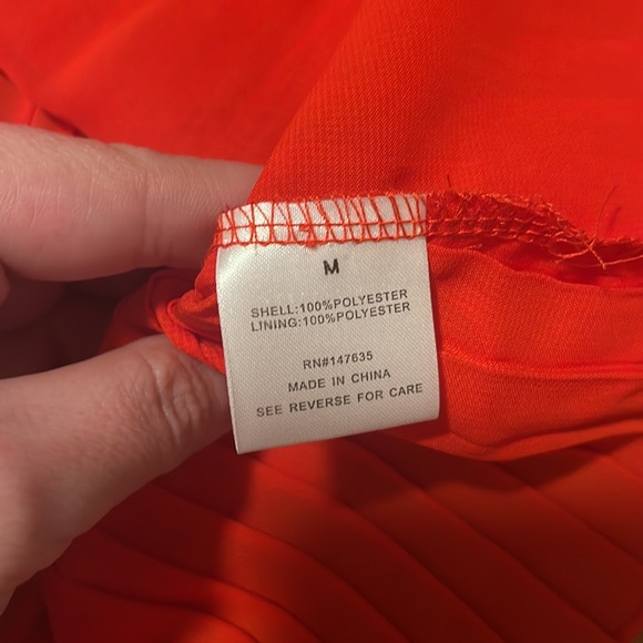 Romeo & Juliet Red Tank with Lace detail - M - Picture 4 of 7